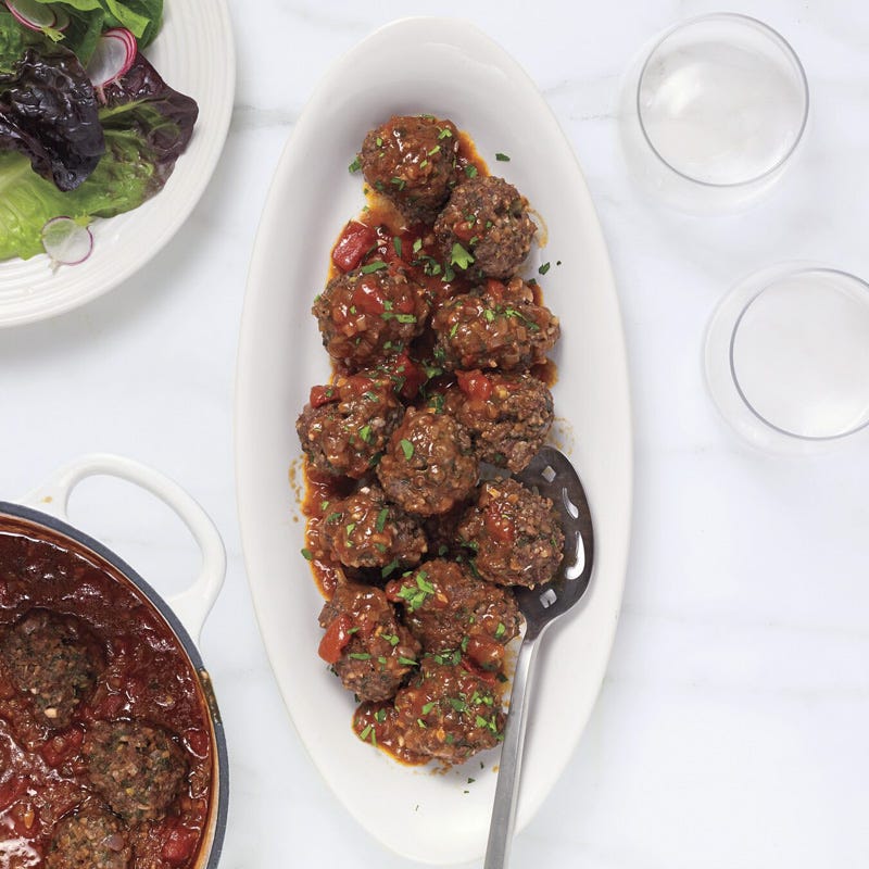 Bulgur-beef meatballs in cinnamon-scented tomato sauce