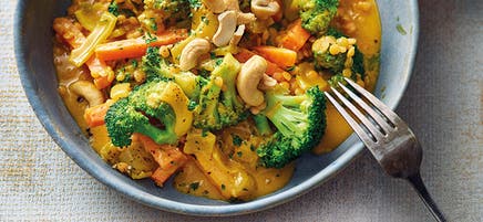 Curry de brocoli aux lentilles corail