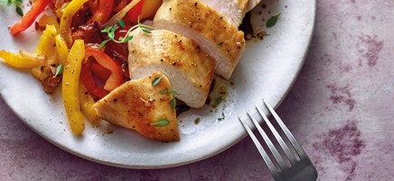 Kipfilet met paprika en broccolipuree