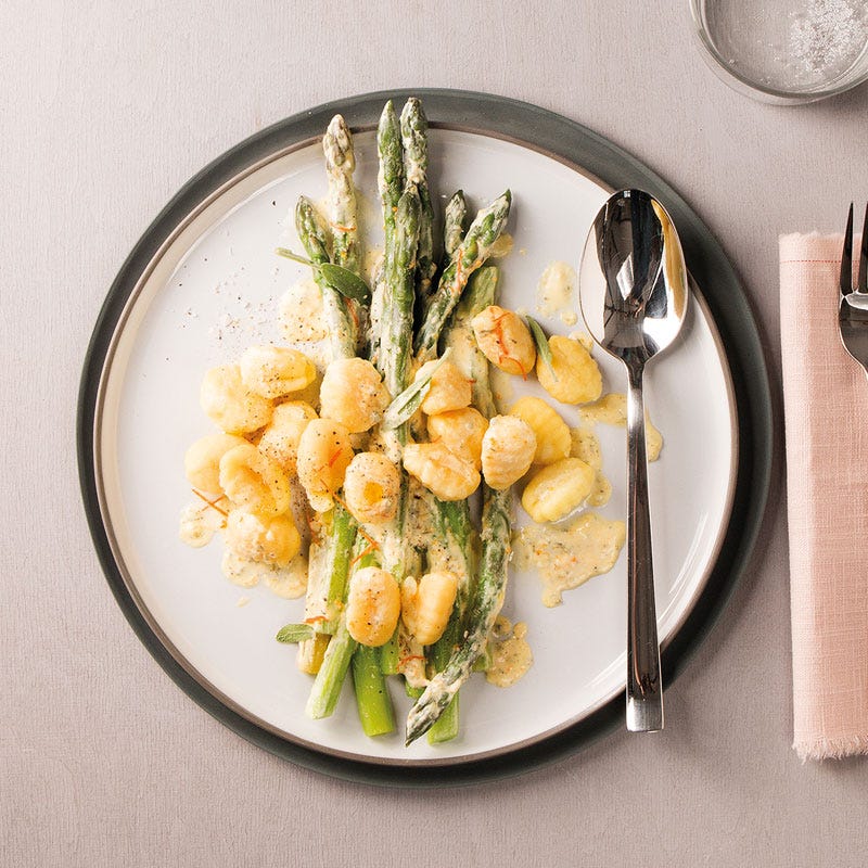 Gnocchi mit Spargel in Salbei-Orangen-Rahm