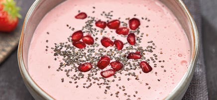 Joghurtbowl mit Granatapfel und Chia