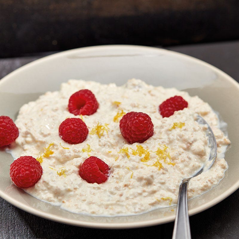 Cheesecake-Oats mit Himbeeren