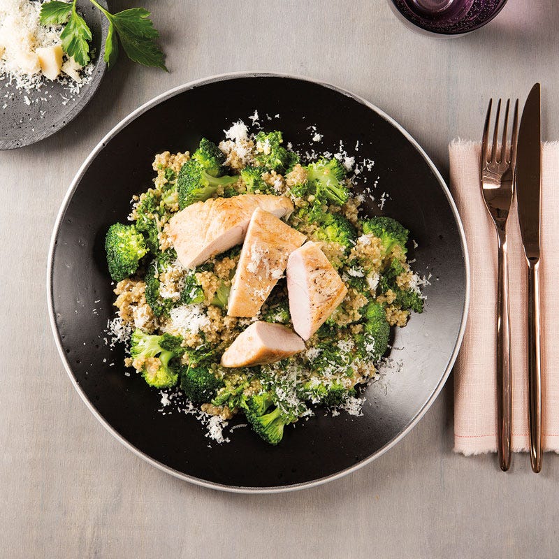 Pute und Broccoli an grünem Quinoa-Risotto