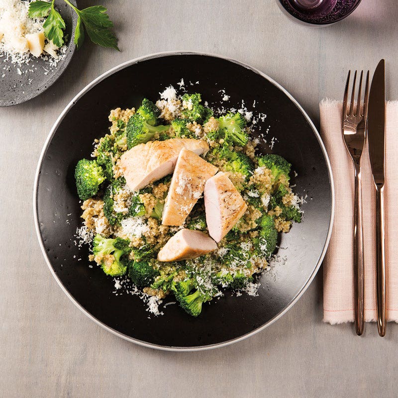 Pute und Broccoli an grünem Quinoa-Risotto