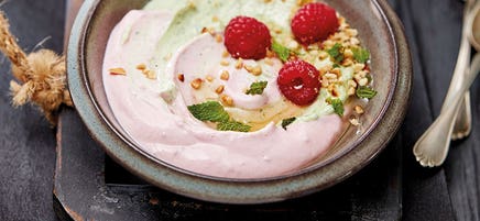 Gestrudelte Quarkcreme mit Himbeeren