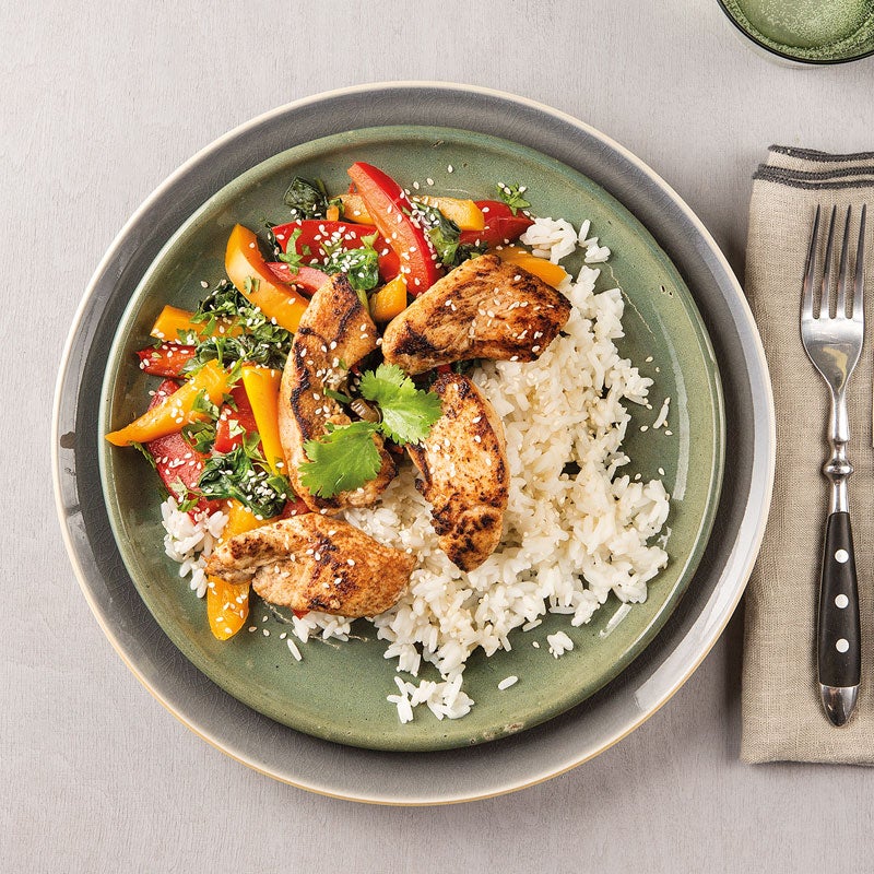 Asiatisches Hähnchen mit Paprika-Spinat-Gemüse und Reis Rezept | WW ... Asiatisches Hähnchen mit Paprika-Spinat-Gemüse und Reis Rezept | WW ...