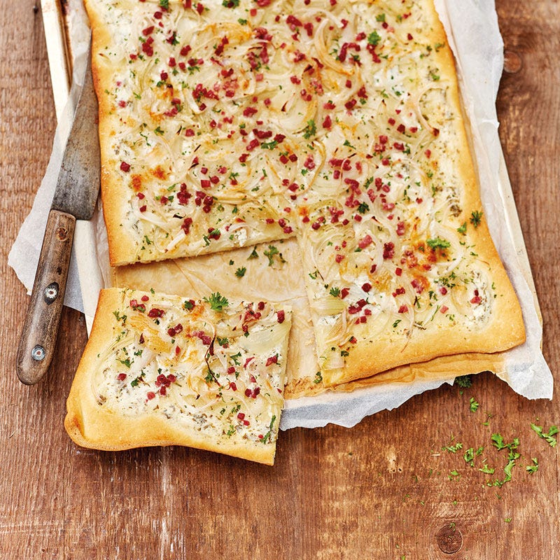 Schinken-Zwiebel-Kuchen mit Parmesan