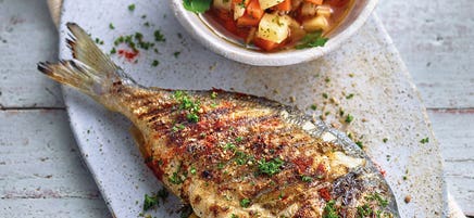Gegrillte Dorade mit Wurzelgemüse