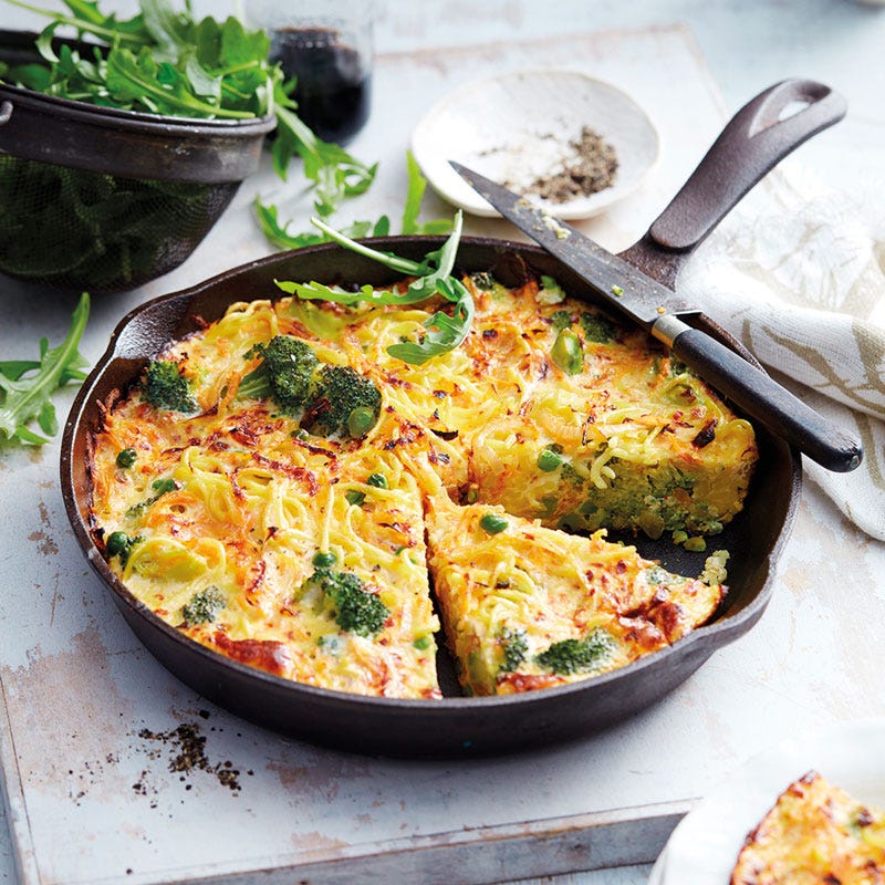 Nudel-Frittata mit Broccoli