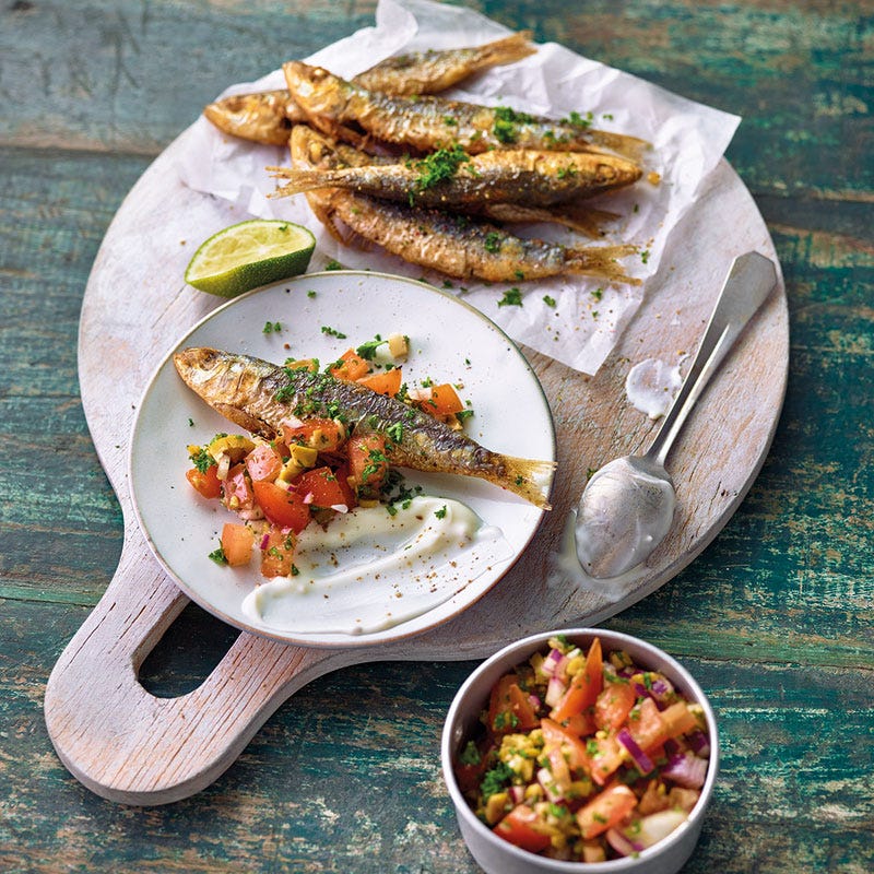 Gegrillte Sardinen mit Tomatensalsa und Aioli