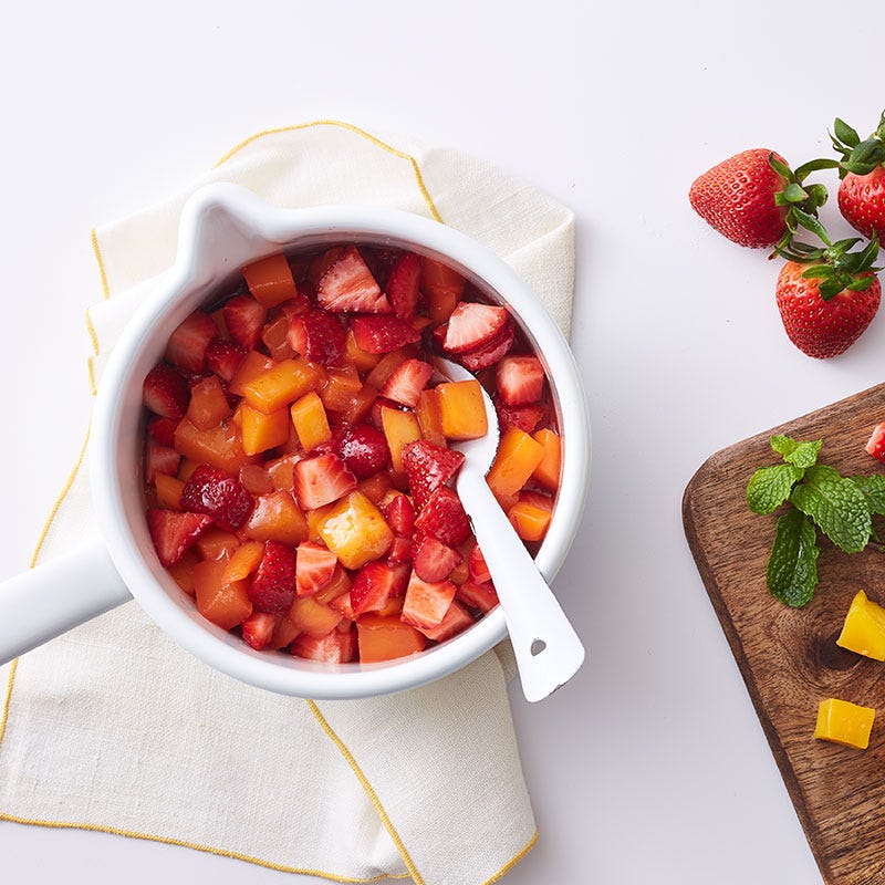 Quick strawberry-mango jam with mint