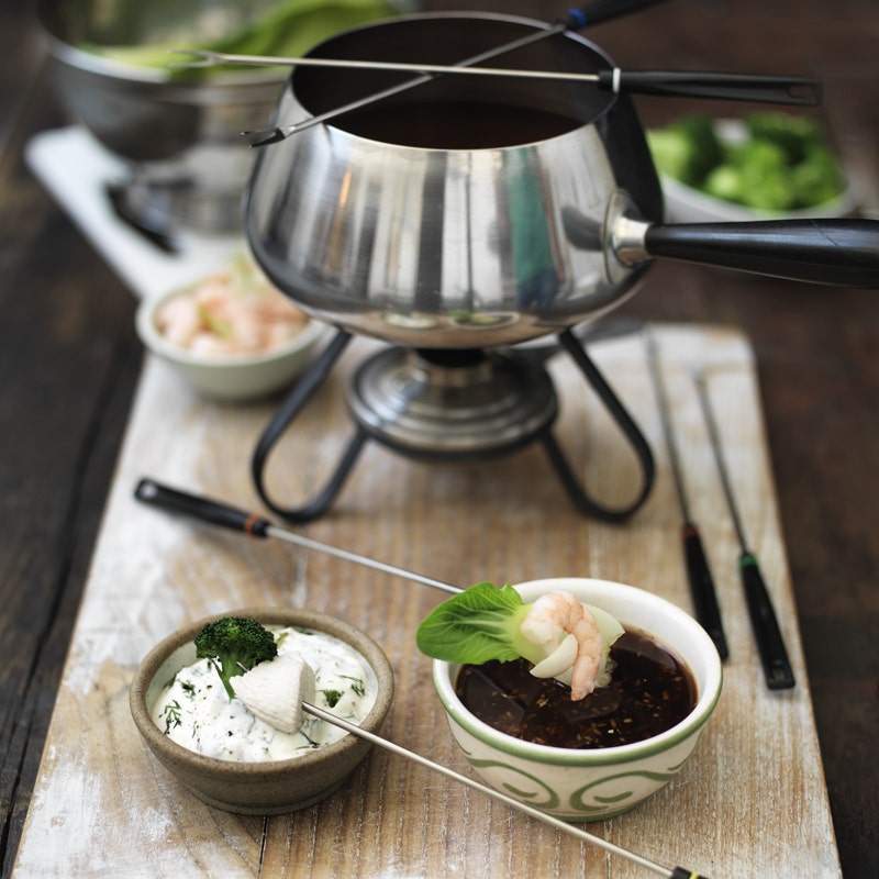 Asiatisches Fondue mit Bouillon