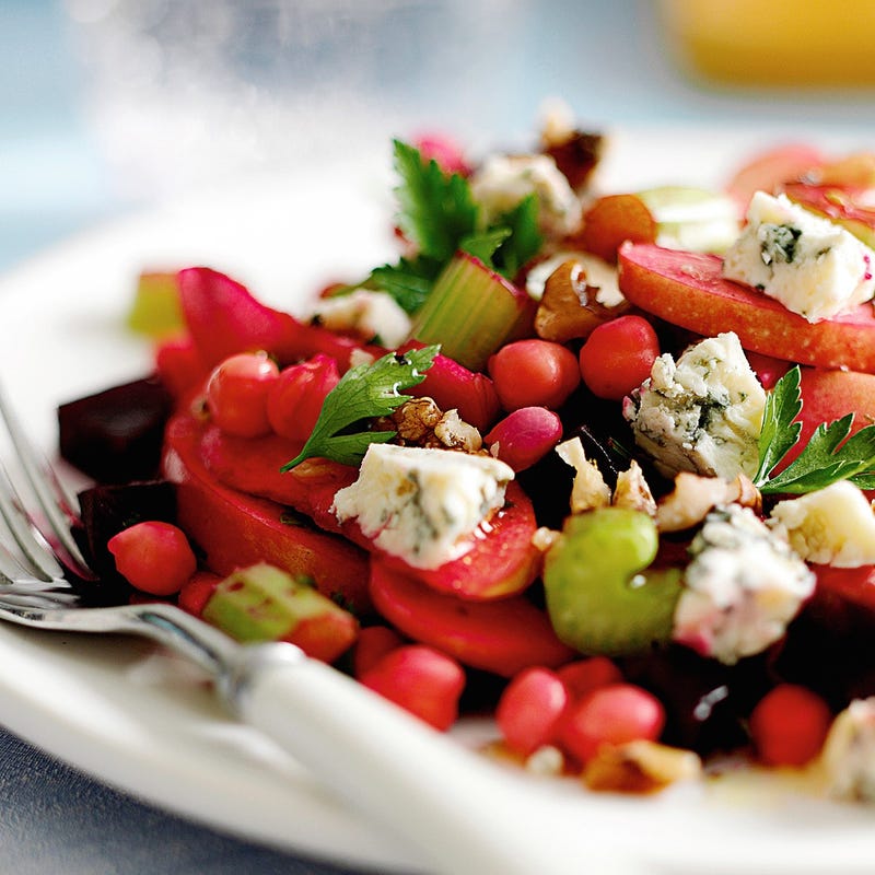 Photo de/du Salade Roquefort, noix, pois chiches et betterave par WW
