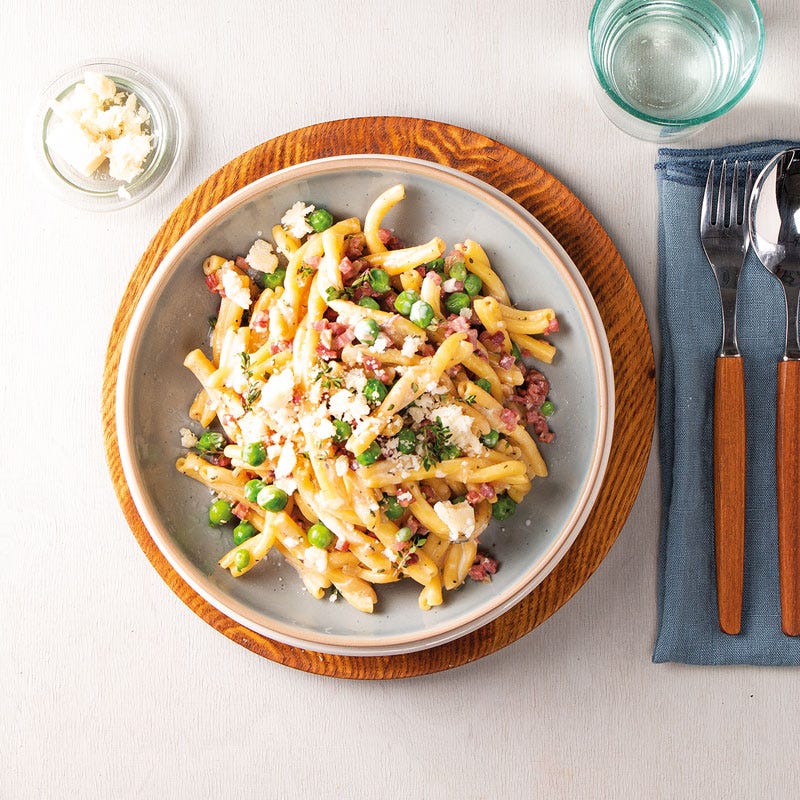 Caserecce in Frischkäse-Erbsen-Sauce mit Katenschinken