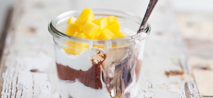 Trifle van mango en chocolade