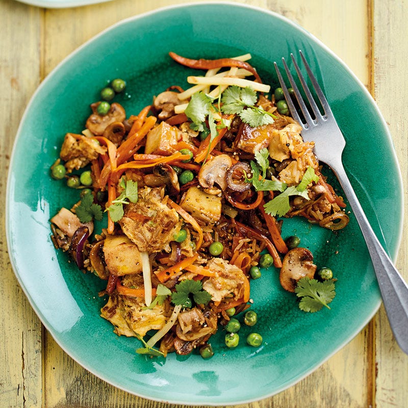 Gemüsereis mit Ei und Räuchertofu