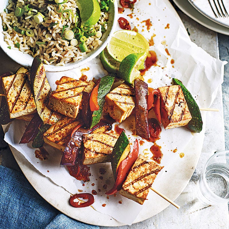Tofu-Kebabs mit Reissalat
