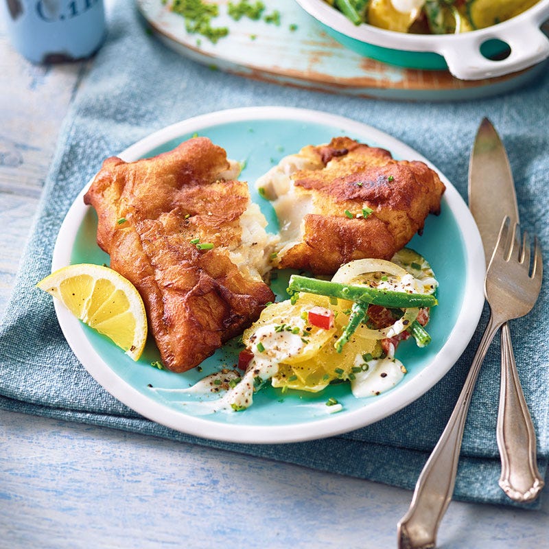 Backfisch mit buntem Kartoffelsalat