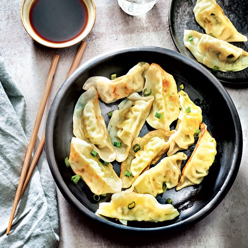 Gyozas de poulet aux légumes et à la cacahuète