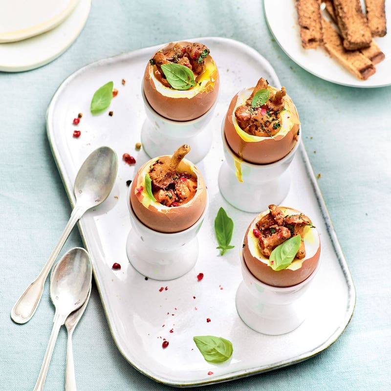 Œufs coque aux girolles et poivre 5 baies