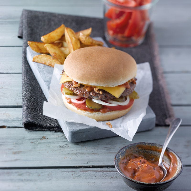Hacksteakburger mit Kartoffelwedges