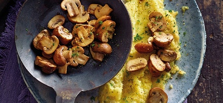 Bloemkoolpolenta met gebakken champignons