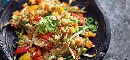 Nasi goreng met cashewnoten