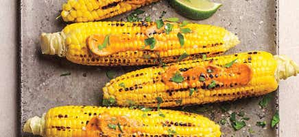 Maïs grillé au beurre de lime et de paprika fumé