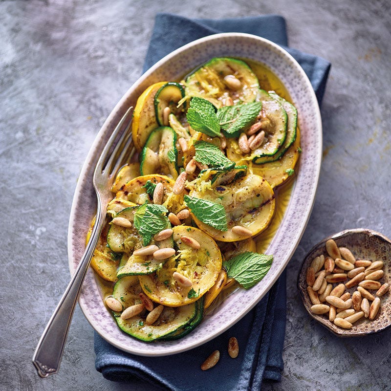 Zucchinisalat mit Zitronen-Minz-Dressing