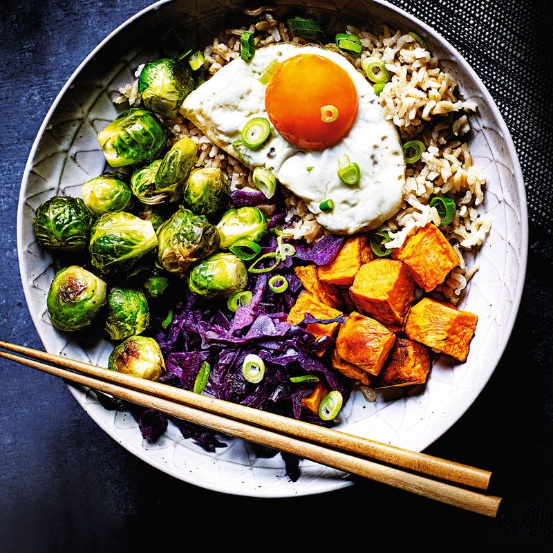 Asiatischer Kohl-Süßkartoffel-Reis