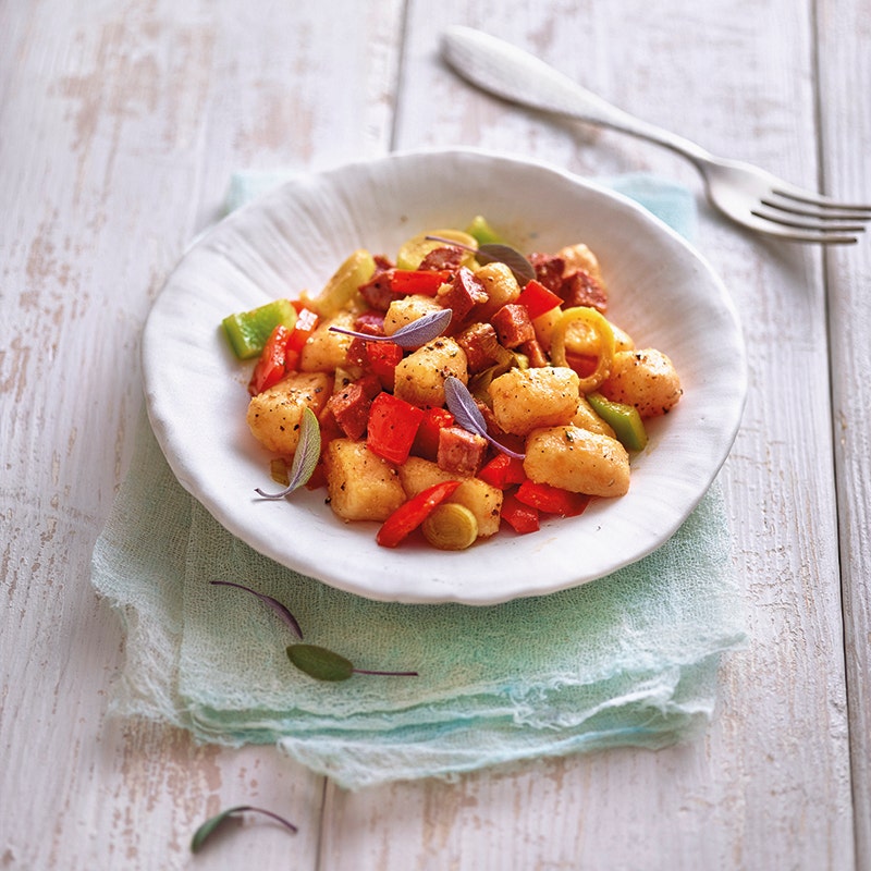 Gebakken zoete aardappel gnocchi met chorizo