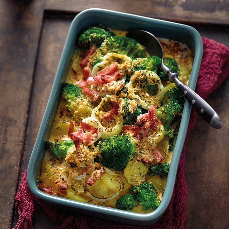 Aardappel-broccoligratin met kruidige kaaskorst