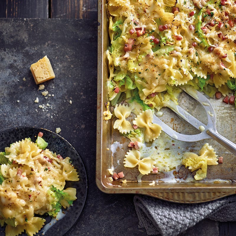 Ovenschotel met savooiekool en farfalle