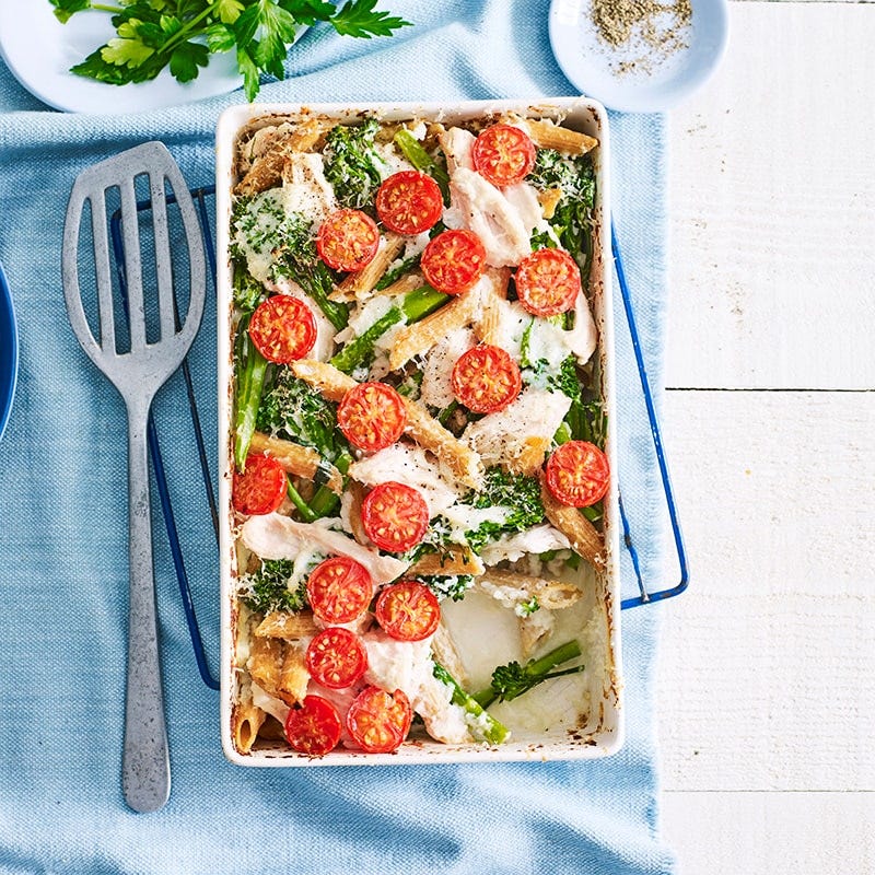 Creamy chicken and cauliflower pasta bake