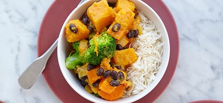 Slow-cooker coconut vegetable and black bean curry