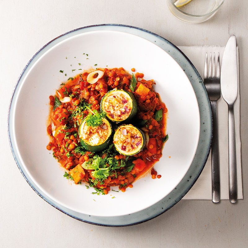 Zucchinitöpfchen mit Linsen-Gemüse-Bolognese