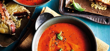 Roasted tomato soup with cheese toasties