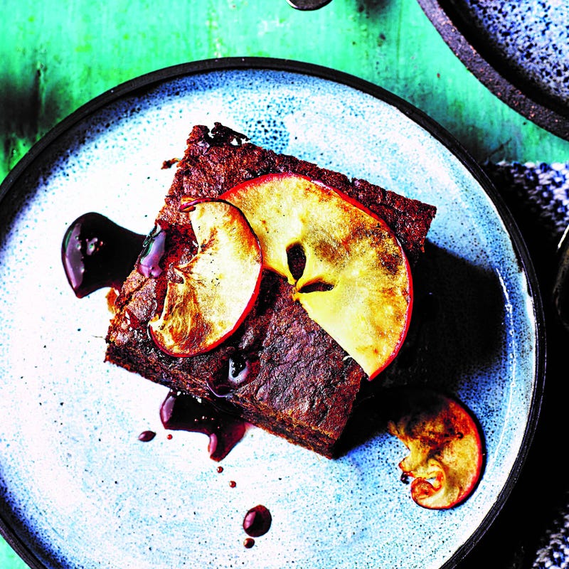 Photo of Sticky pudding with apple crisps by WW