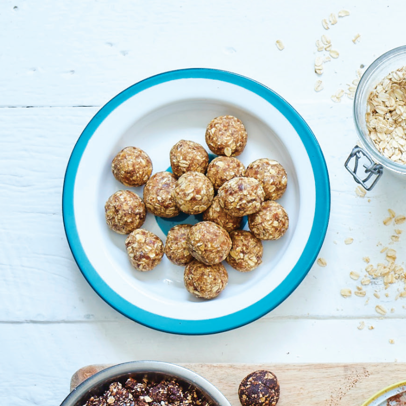 Apple pie bliss balls