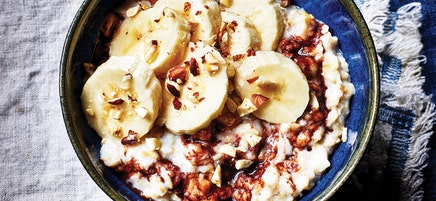 Banana & hazelnut porridge