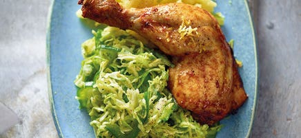 Pouletschenkel mit Spitzkohlsalat / Hähnchenschenkel mit Krautsalat