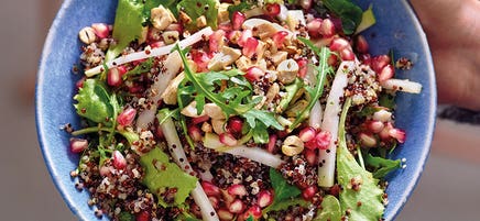 Quinoasalat mit Cashewnüssen und Granatapfel
