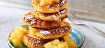 Galettes au séré et compote de pommes