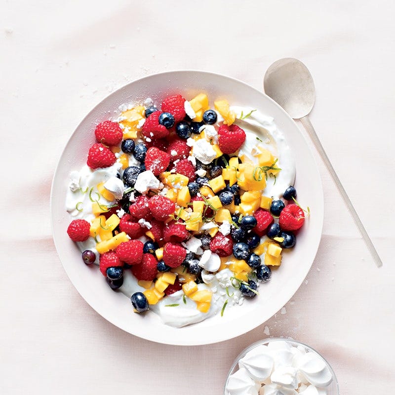 Lime yoghurt with fruit and meringues