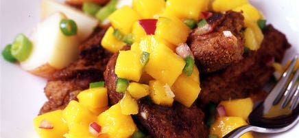 Seitan à la jamaïcaine avec salsa à la mangue