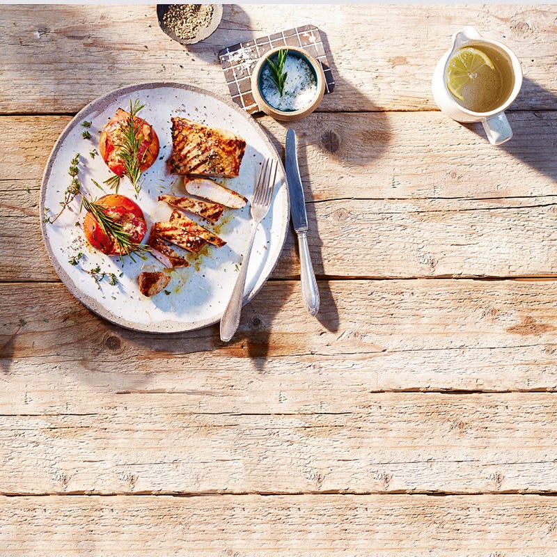 Foto van Kalkoen met tomaten van de barbecue door WW