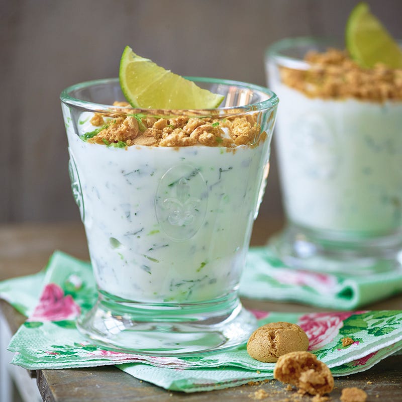 Limoencrème met amarettinikruimels