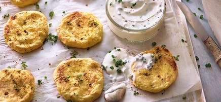 Aardappelkoekjes met sour cream