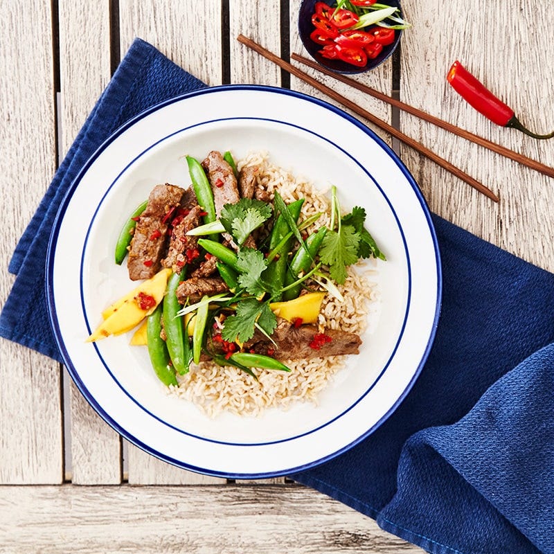 Stir-fried beef with mango