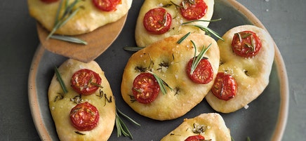 Mini-focaccias aux tomates